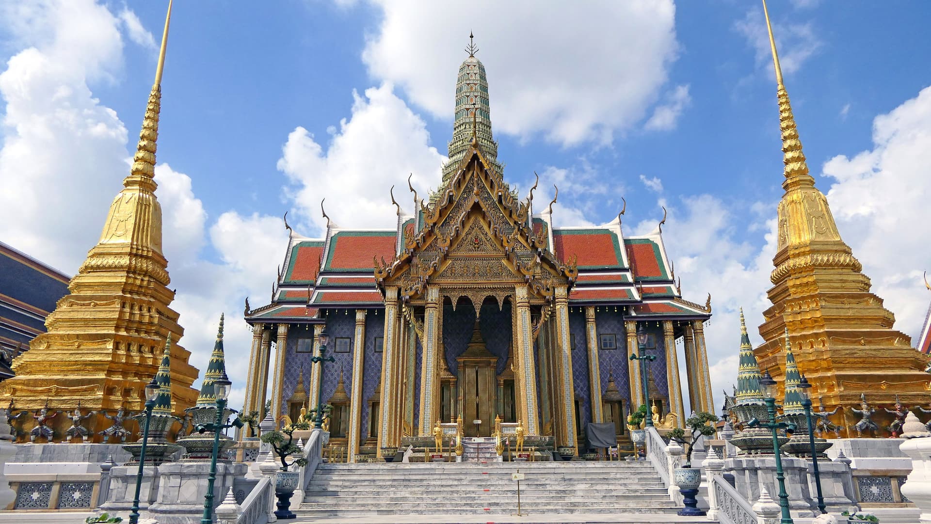 Wat Ratchanadda (Loha Prasat)